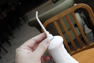 cordless oral irrigator