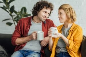 couple-enjoying-a-drink-together