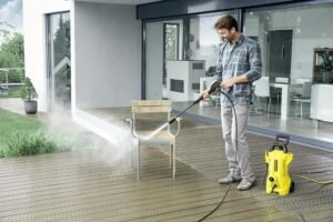 washing a garden furniture