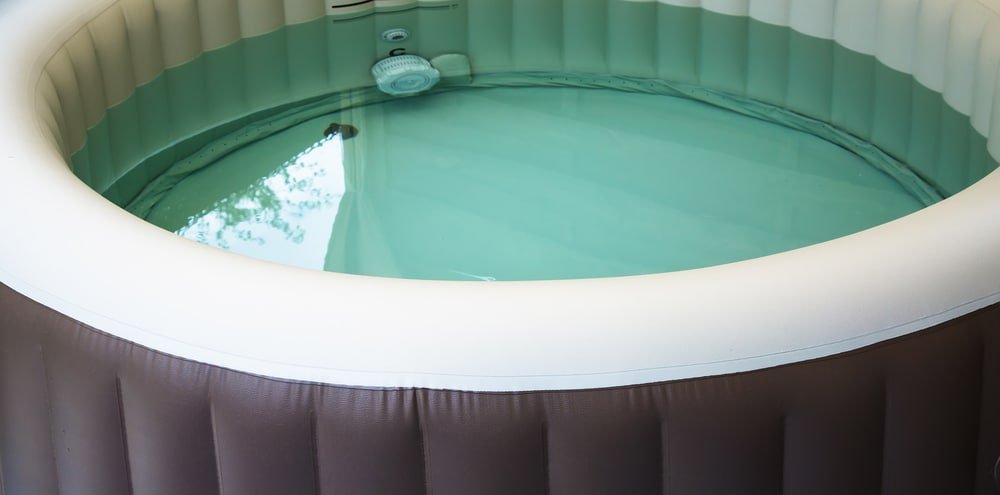 How to Clean Mould From an Inflatable Hot Tub