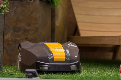 equipment-for-cutting-and-maintaining-grass
