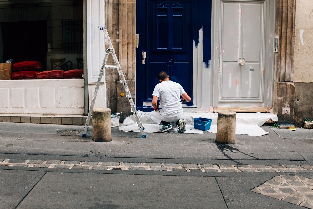 how to paint a front door without removing it