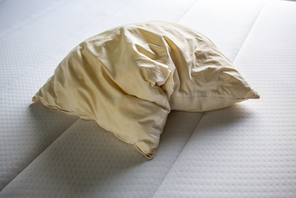 why do pillows turn yellow