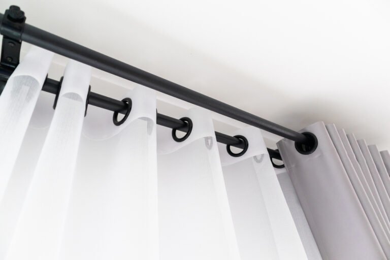 how to hang eyelet curtains