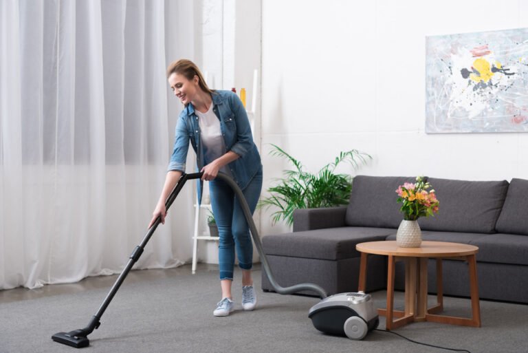 how to use a vacuum cleaner